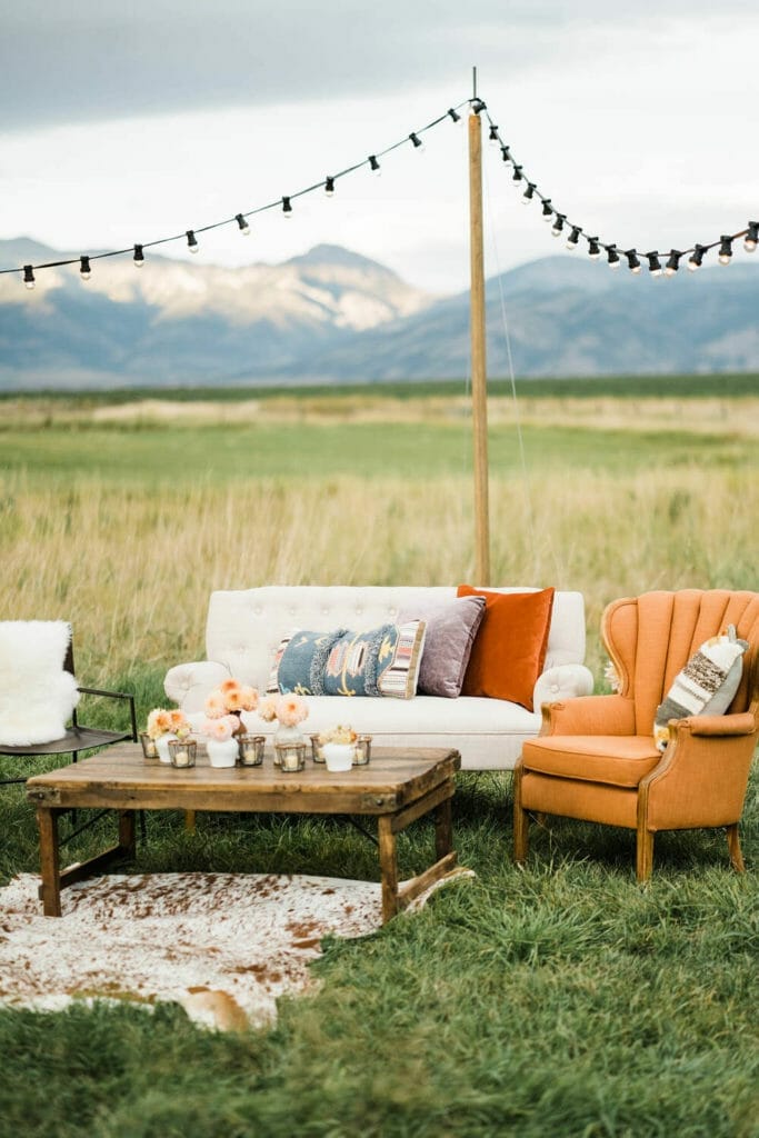 Create a Dream Lounge for Your Wedding